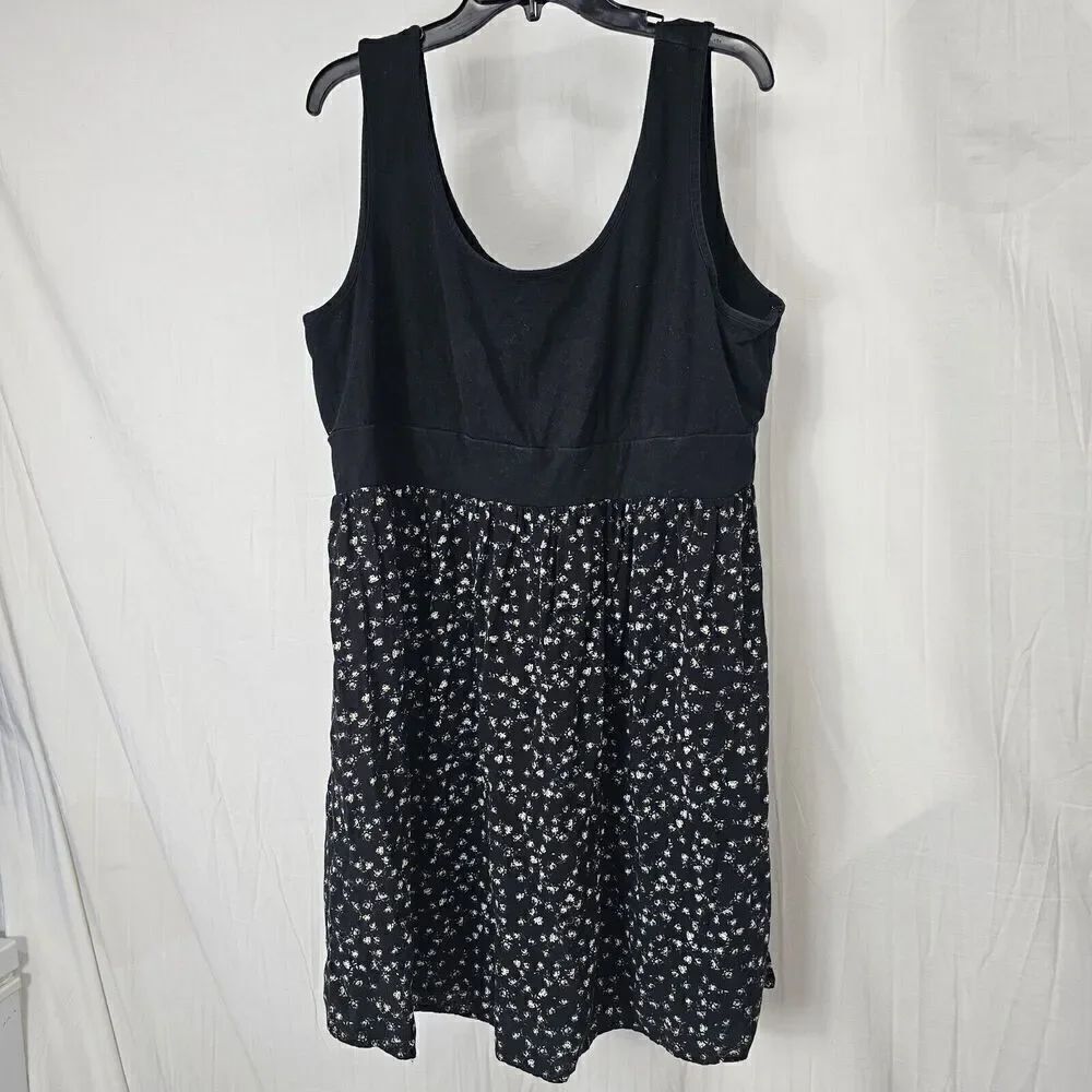 Torrid Ditsy Black Floral Women's Plus Size 2 2X Skater Dress Black